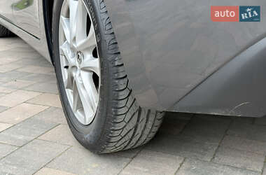 Хэтчбек Mazda 3 2014 в 