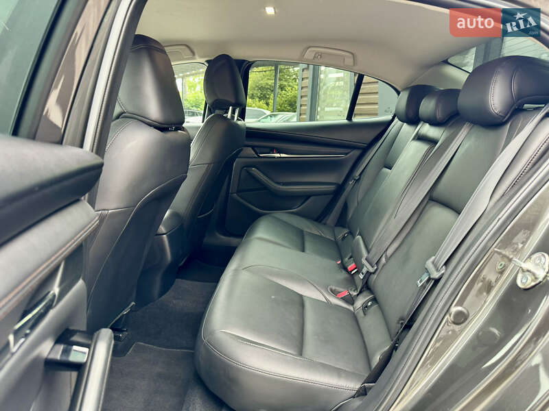 Седан Mazda 3 2019 в Виннице