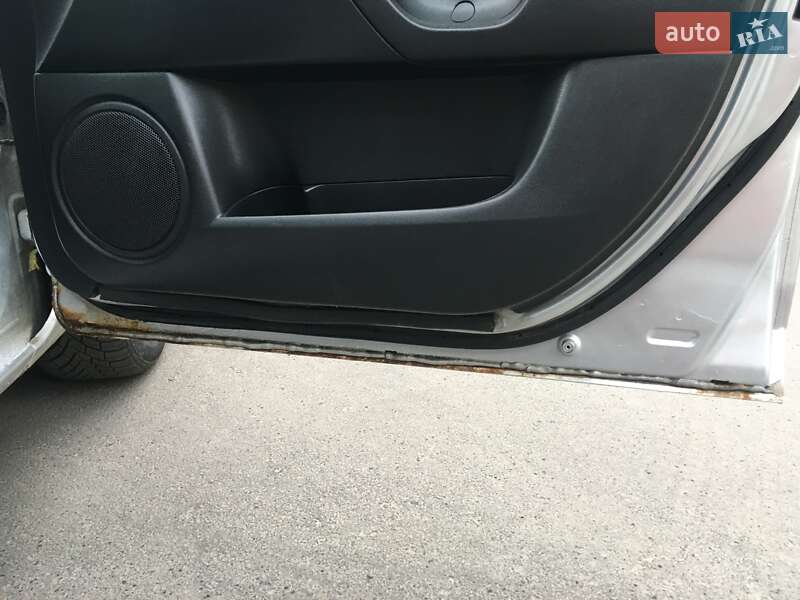 Хэтчбек Mazda 3 2006 в Львове фото 16 Хэтчбек Mazda 3 2006 в Львове