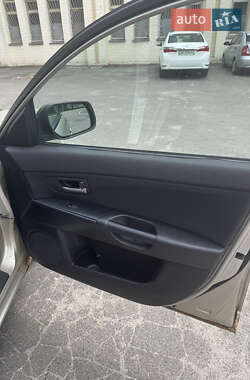 Седан Mazda 3 2005 в 