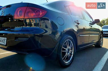 Седан Mazda 3 2005 в 