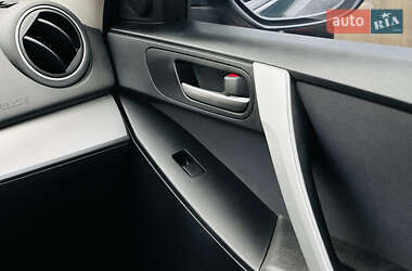 Хэтчбек Mazda 3 2011 в 