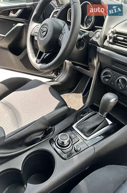 Седан Mazda 3 2016 в 