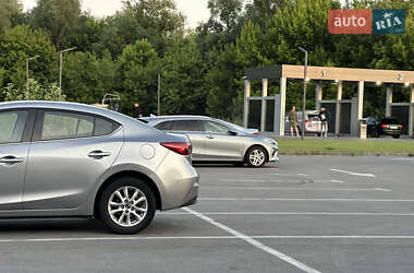 Седан Mazda 3 2015 в 