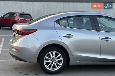 Седан Mazda 3 2015 в 