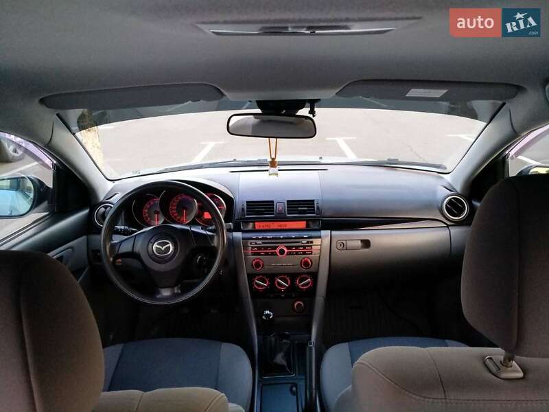 Седан Mazda 3 2007 в Бобринце