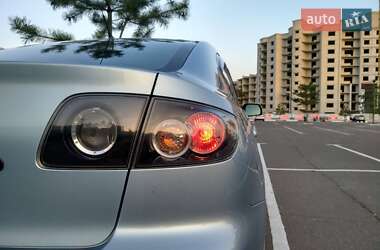 Седан Mazda 3 2007 в 