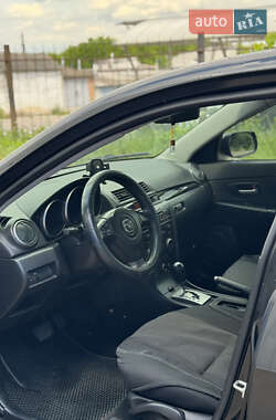 Седан Mazda 3 2004 в 