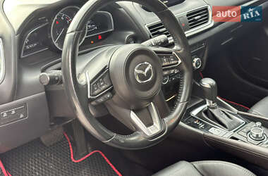 Хэтчбек Mazda 3 2017 в 