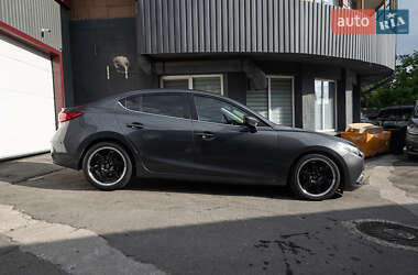 Седан Mazda 3 2013 в 