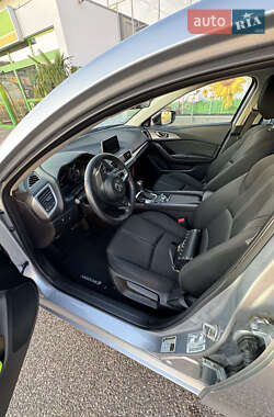 Седан Mazda 3 2017 в 