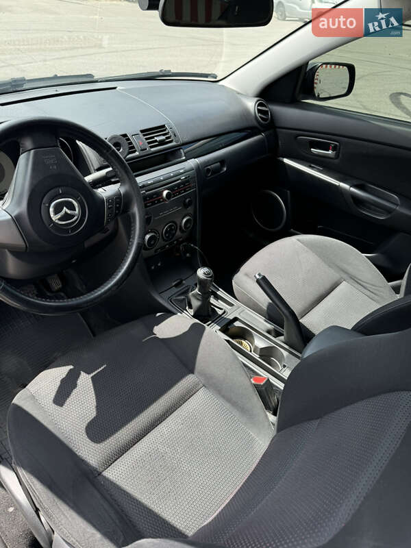 Седан Mazda 3 2006 в Харкові