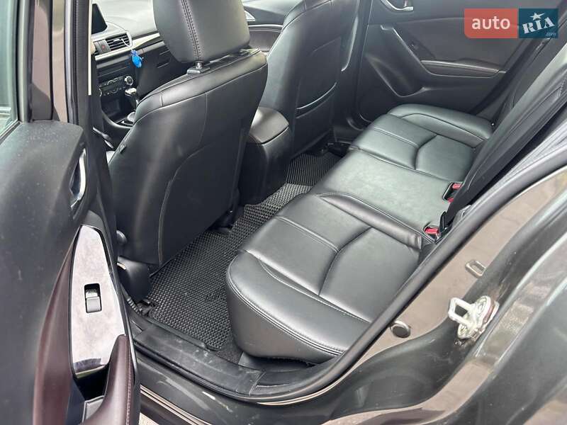 Седан Mazda 3 2018 в Запорожье