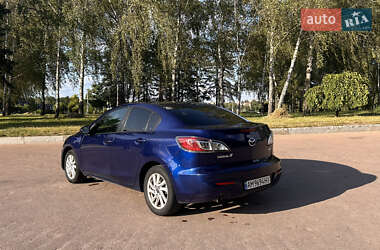 Седан Mazda 3 2013 в 