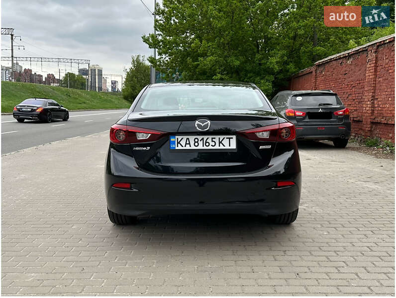 Седан Mazda 3 2018 в Киеве