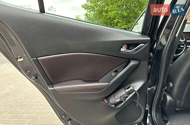Седан Mazda 3 2018 в 