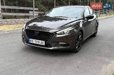 Хэтчбек Mazda 3 2017 в 