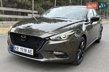 Хэтчбек Mazda 3 2017 в 
