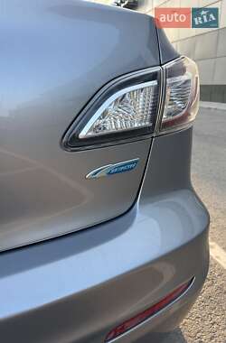 Седан Mazda 3 2013 в 