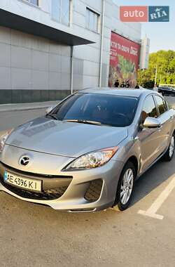Седан Mazda 3 2013 в Дніпрі