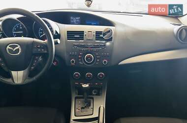 Седан Mazda 3 2013 в 
