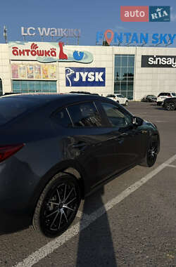 Седан Mazda 3 2014 в 