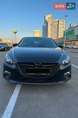 Седан Mazda 3 2016 в 