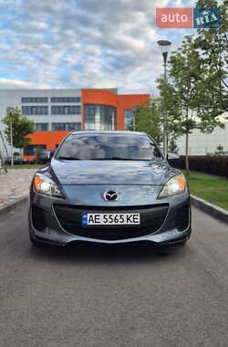 Седан Mazda 3 2013 в Днепре