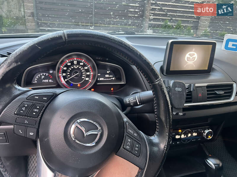 Седан Mazda 3 2015 в Львове