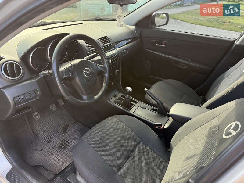 Седан Mazda 3 2005 в Миргороде