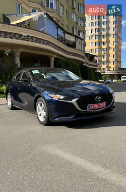 Седан Mazda 3 2019 в Киеве