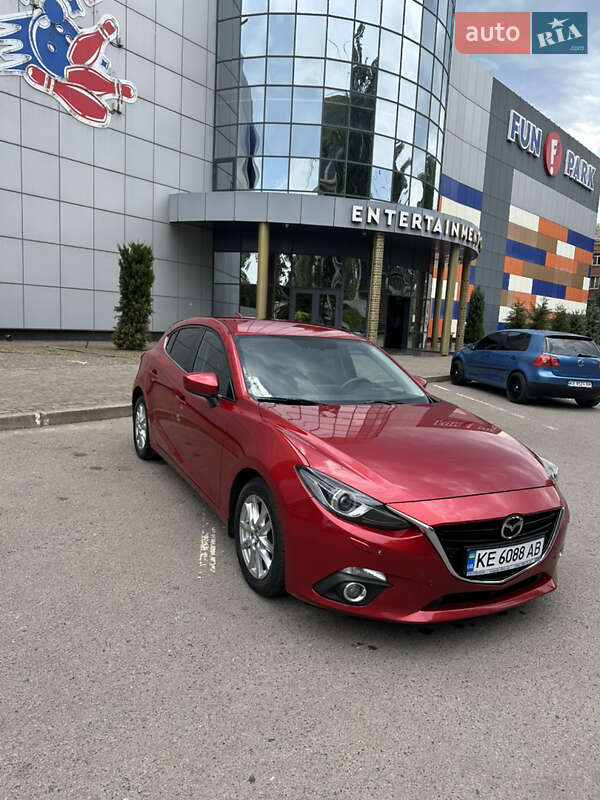 Хэтчбек Mazda 3 2016 в Кривом Роге