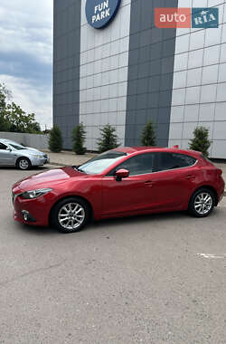 Хэтчбек Mazda 3 2016 в 