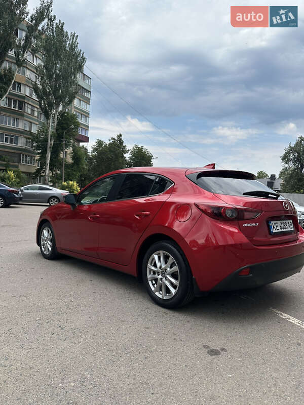 Хэтчбек Mazda 3 2016 в Кривом Роге