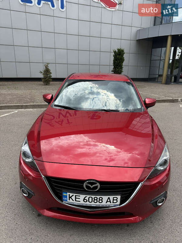 Хэтчбек Mazda 3 2016 в Кривом Роге