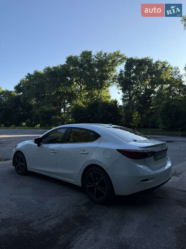 Седан Mazda 3 2015 в Сумах