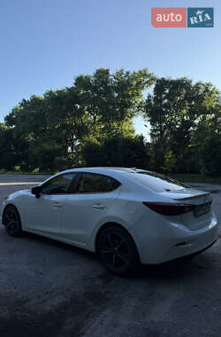 Седан Mazda 3 2015 в 