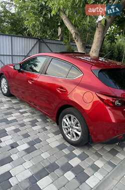 Хэтчбек Mazda 3 2016 в 