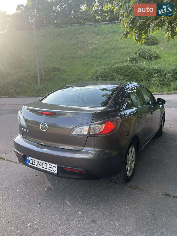 Седан Mazda 3 2009 в Чернигове