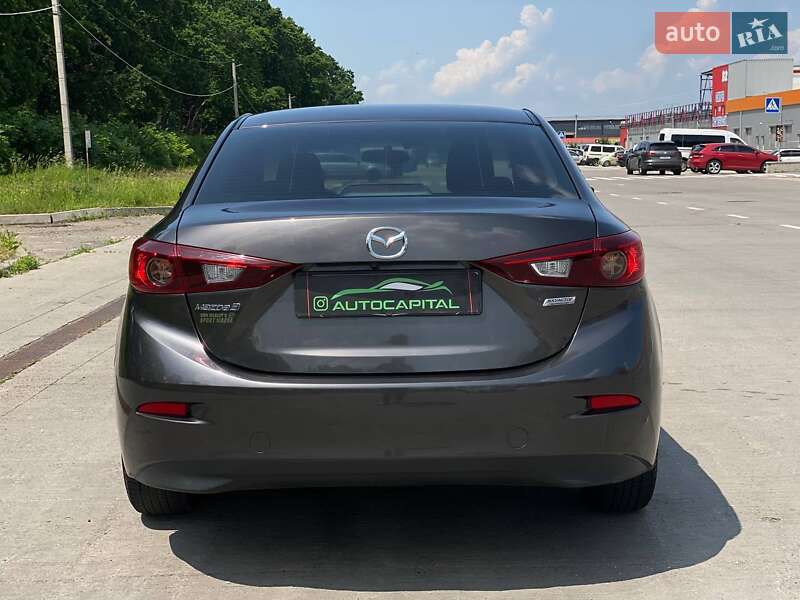 Седан Mazda 3 2017 в Киеве