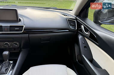 Седан Mazda 3 2015 в 