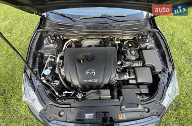 Седан Mazda 3 2015 в 
