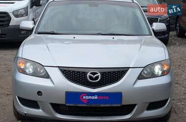 Седан Mazda 3 2004 в 