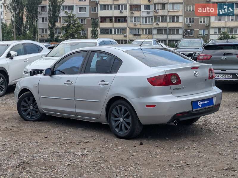 Седан Mazda 3 2004 в Киеве
