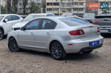 Седан Mazda 3 2004 в 