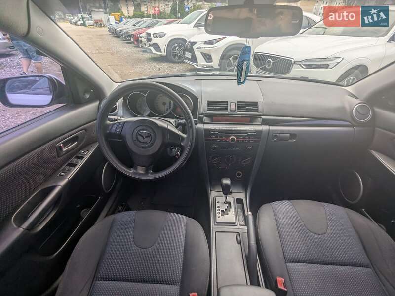Седан Mazda 3 2004 в Киеве