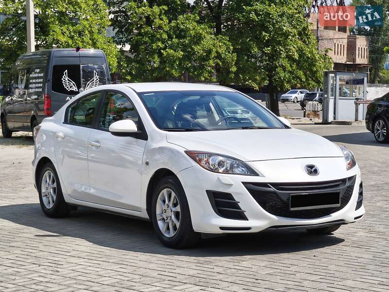 Седан Mazda 3 2010 в Дніпрі