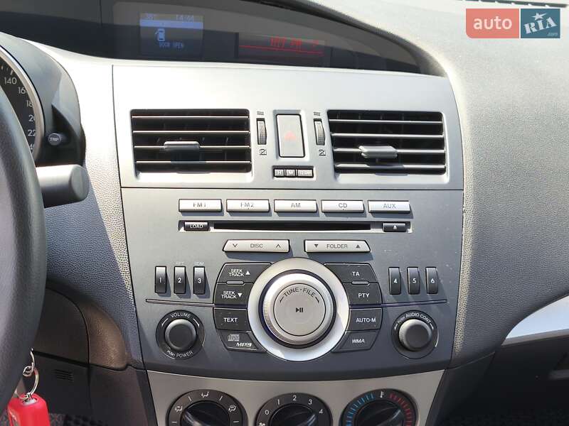 Седан Mazda 3 2010 в Дніпрі