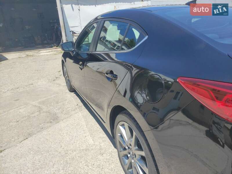Седан Mazda 3 2017 в Запорожье