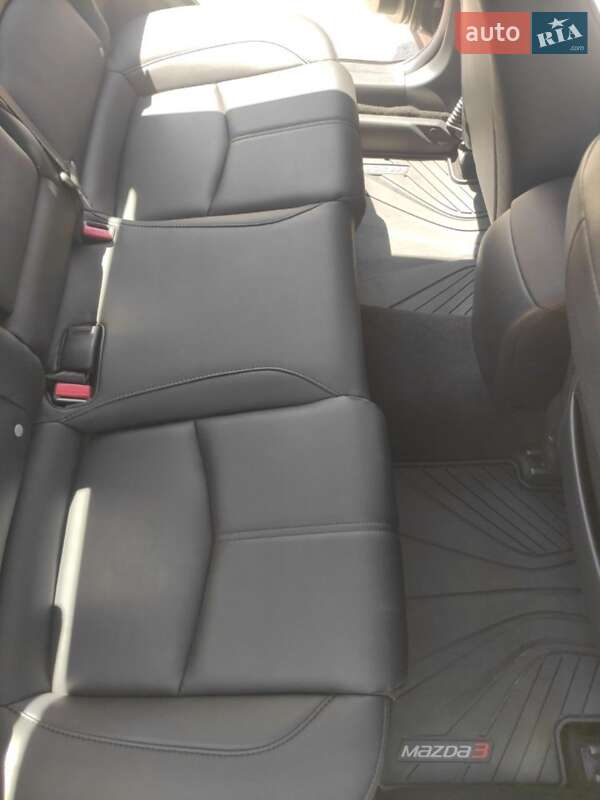 Седан Mazda 3 2017 в Запорожье